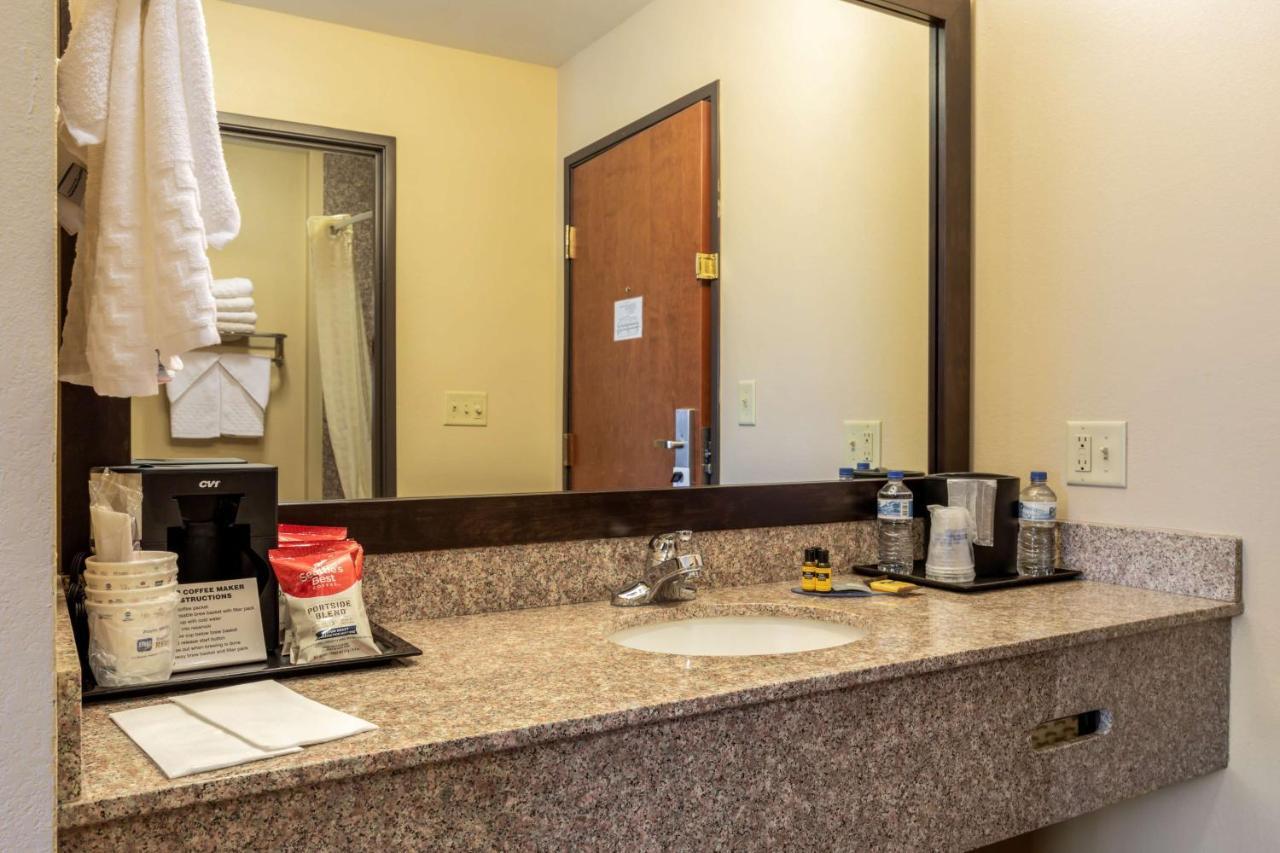 Clarendon Best Western Plus Red River Inn מראה חיצוני תמונה