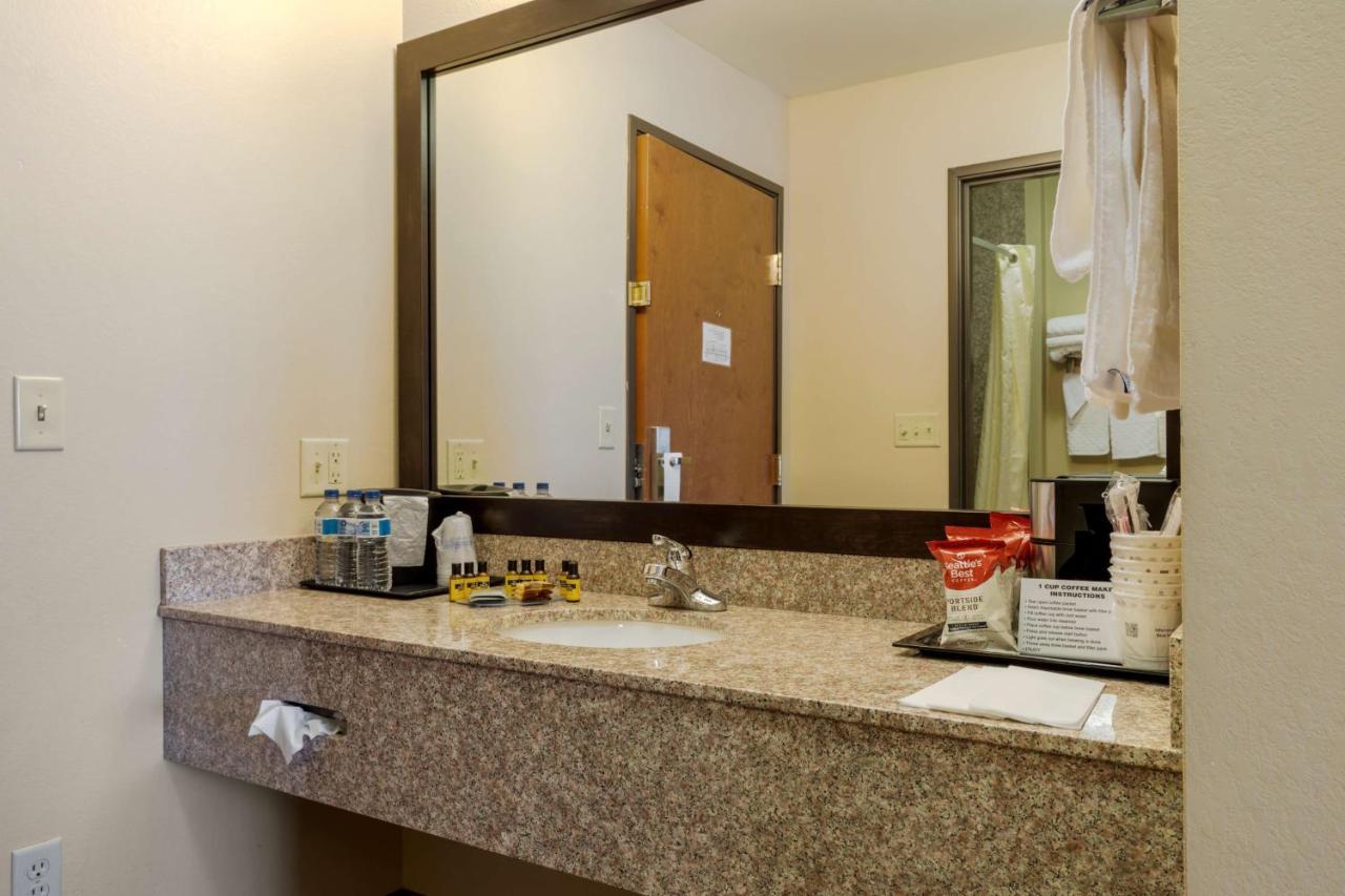 Clarendon Best Western Plus Red River Inn מראה חיצוני תמונה