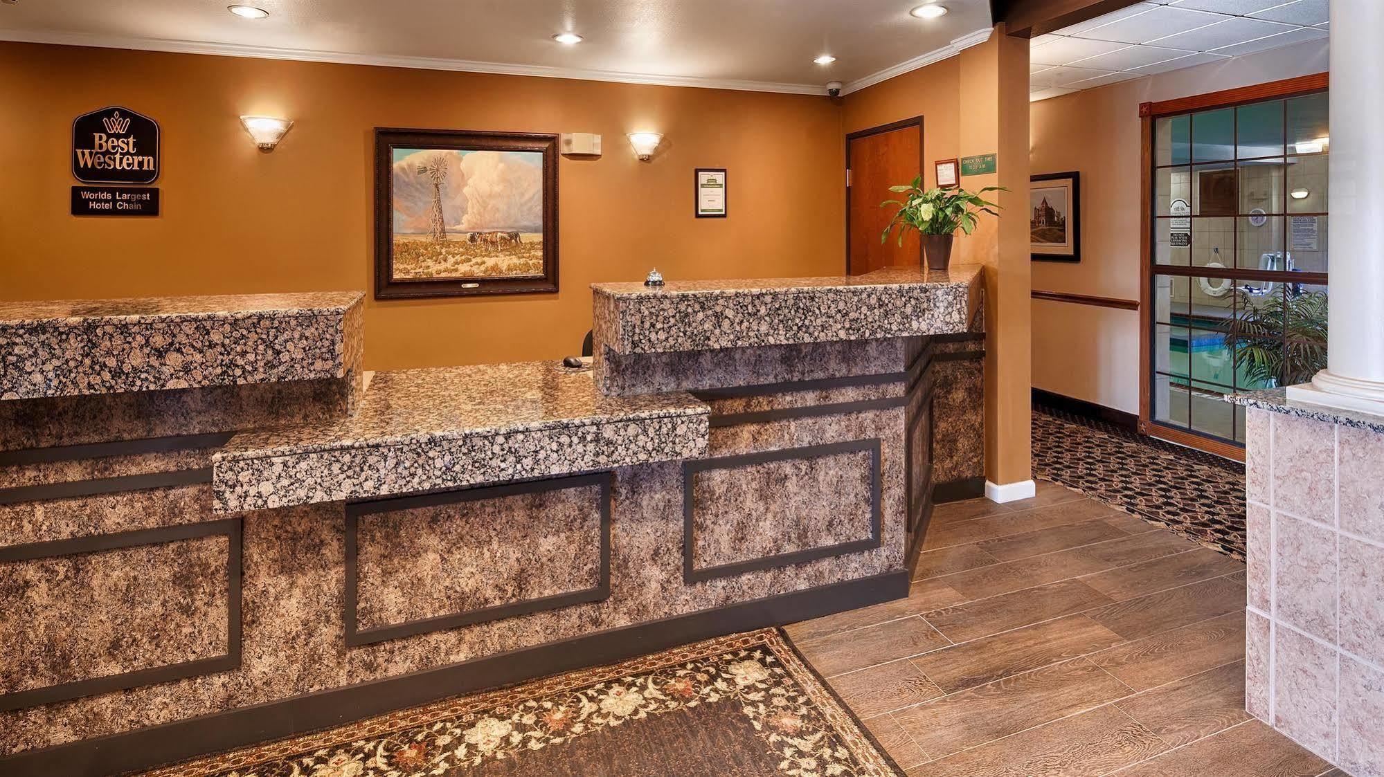 Clarendon Best Western Plus Red River Inn מראה חיצוני תמונה